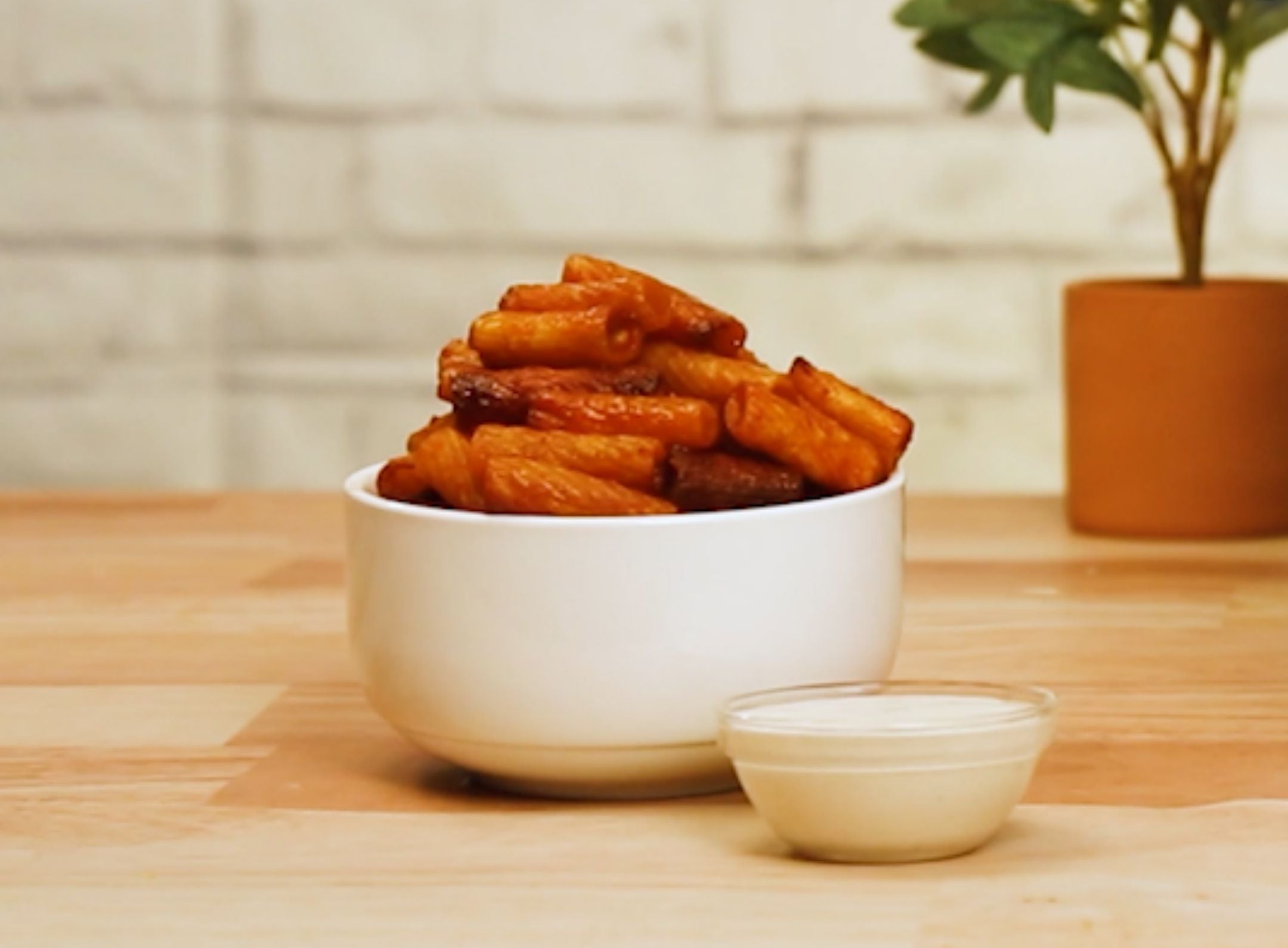 HOW TO MAKE BUFFALO RIGATONI PASTA CHIPS Crownful