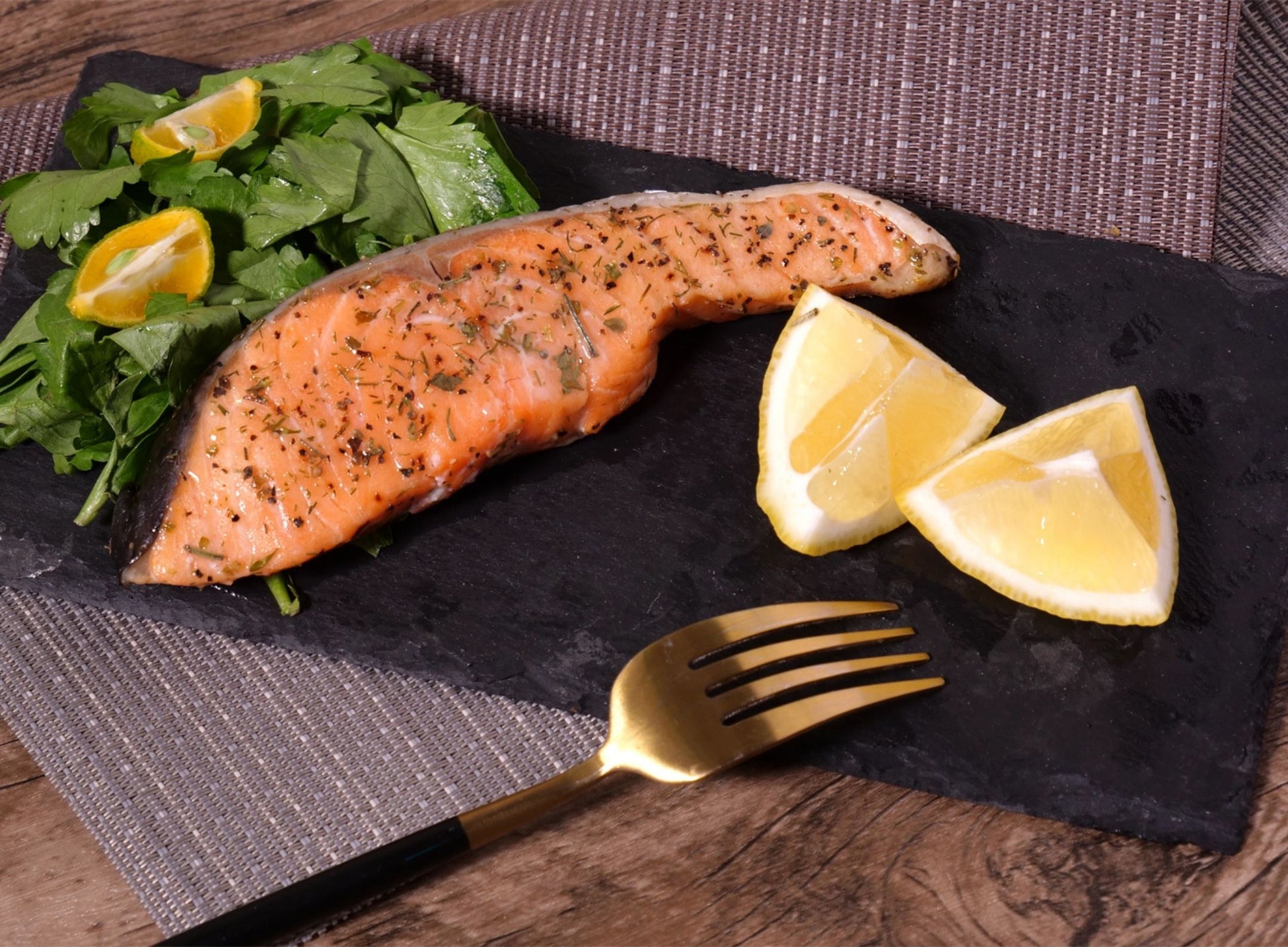 HOW TO MAKE FRIED SALMON – Crownful