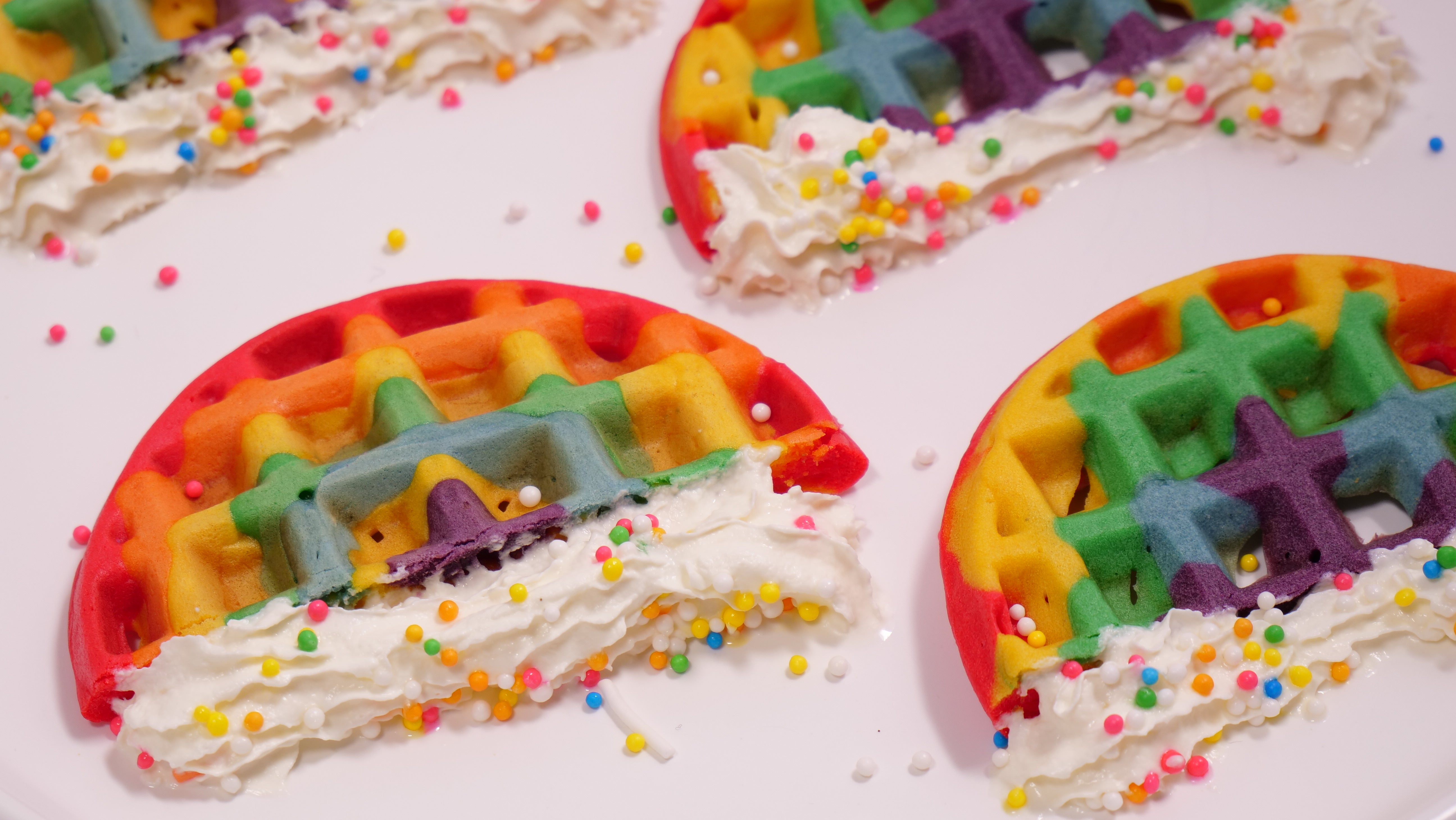 HOW TO MAKE RAINBOW WAFFLE – Crownful