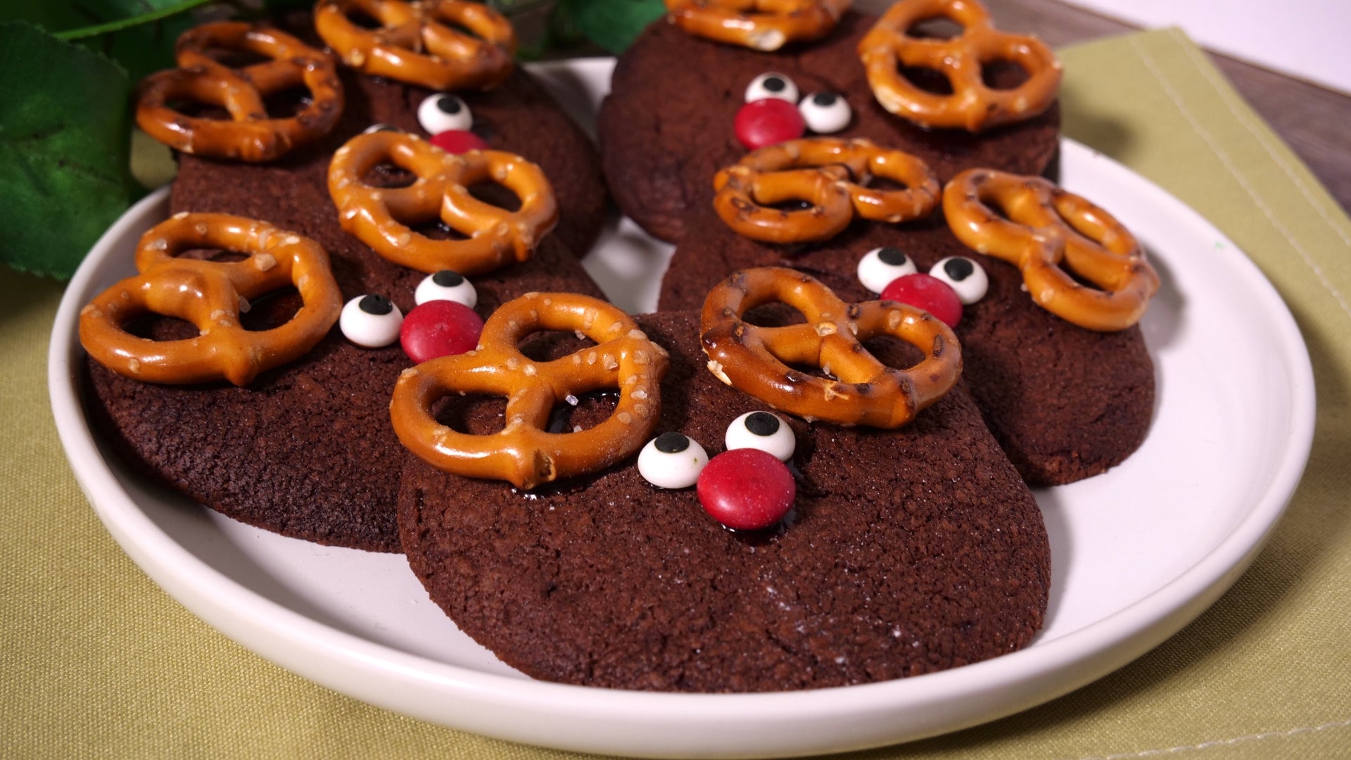 HOW TO MAKE CHRISTMAS COOKIES – Crownful